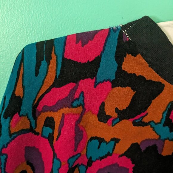 Colorful Print Top/Blouse. - Picture 3 of 8